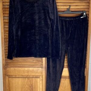 Bears Paw Black Velvet Lounge Set